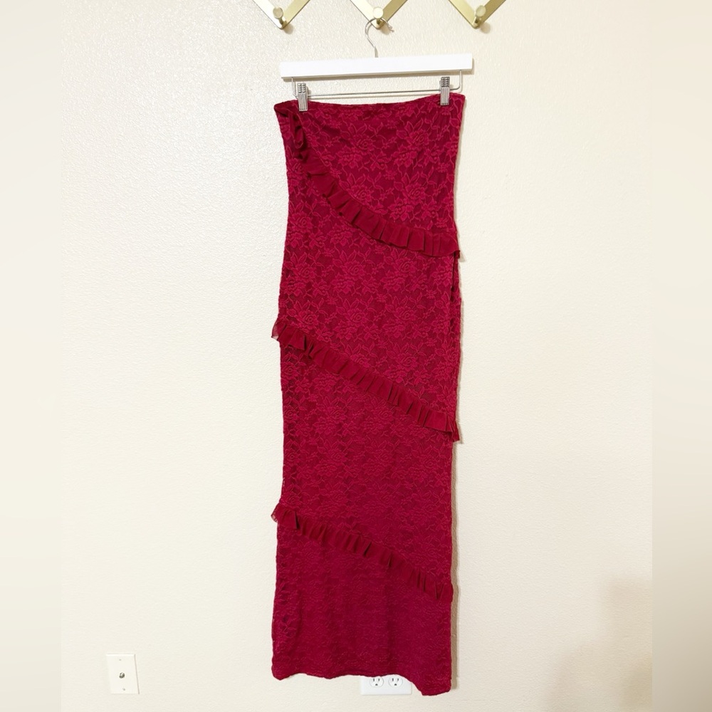 More To Come Xandra Red Lace Ruffle Stretch Midi Strapless Dress size medium - Picture 4 of 9